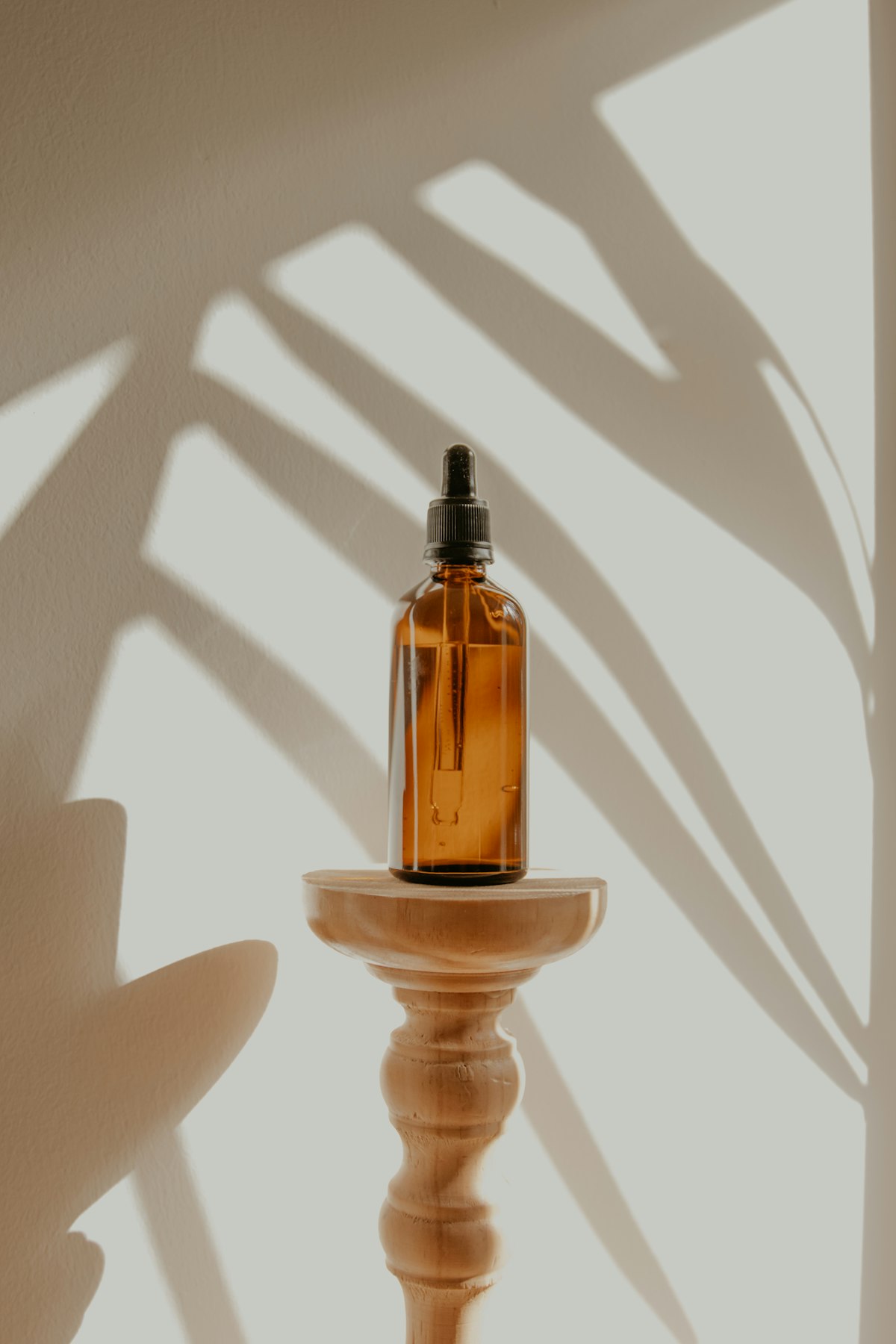SKINVY plant-based barrier serum in an amber glass dropper bottle